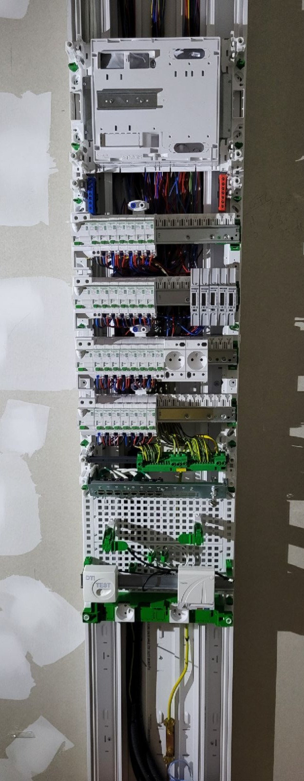 Installation électrique dans une maison neuve